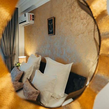 Отель Curtea Domneasca Васлуй Экстерьер фото